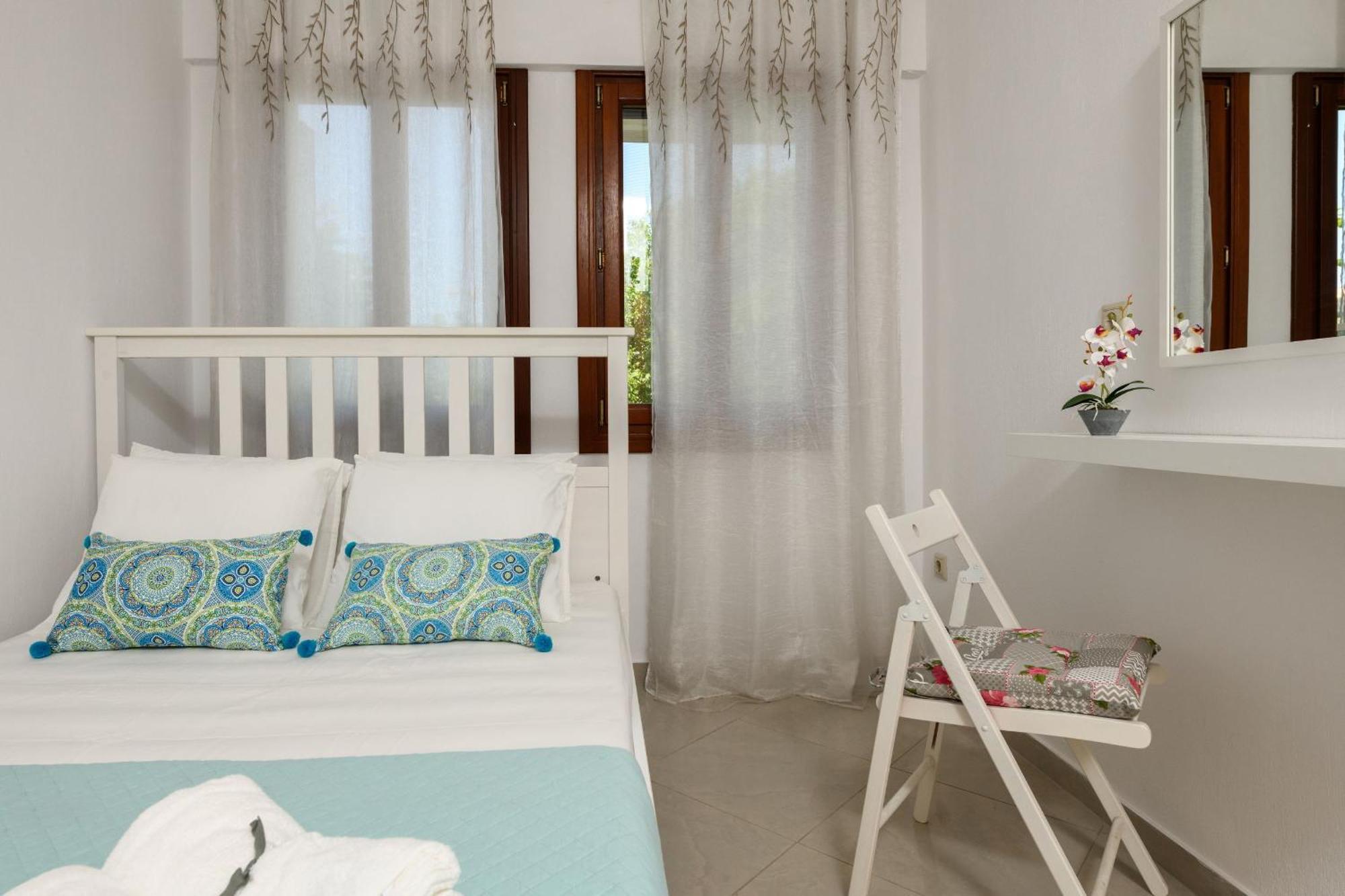 פאניה Whitegold Apartments Panagia חדר תמונה