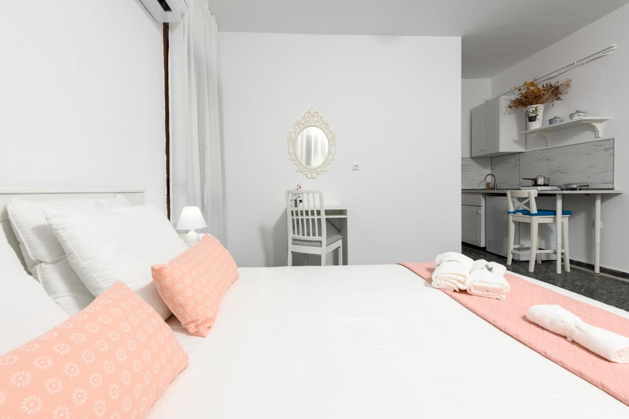 פאניה Whitegold Apartments Panagia חדר תמונה